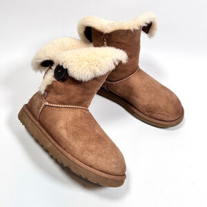 UGG Womans Boots Shearling Suede Brown Size 7
